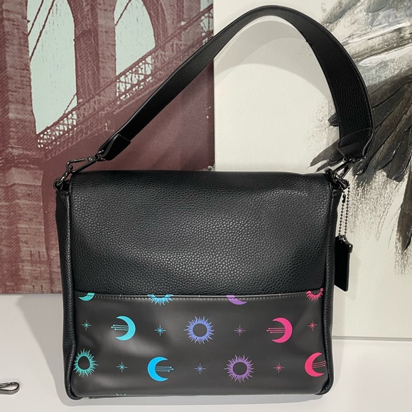 Day & Knight NWOT vegan leather crossbody bag - Picture 9 of 12